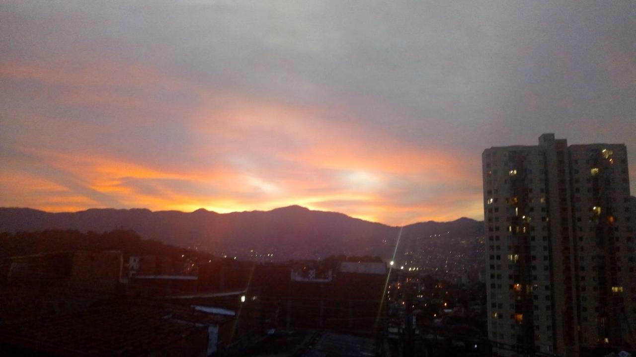 Habitacion Cerca Al Centro Medellín Kültér fotó